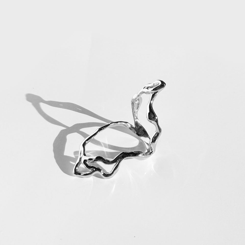 Cavaea Platinum Ring