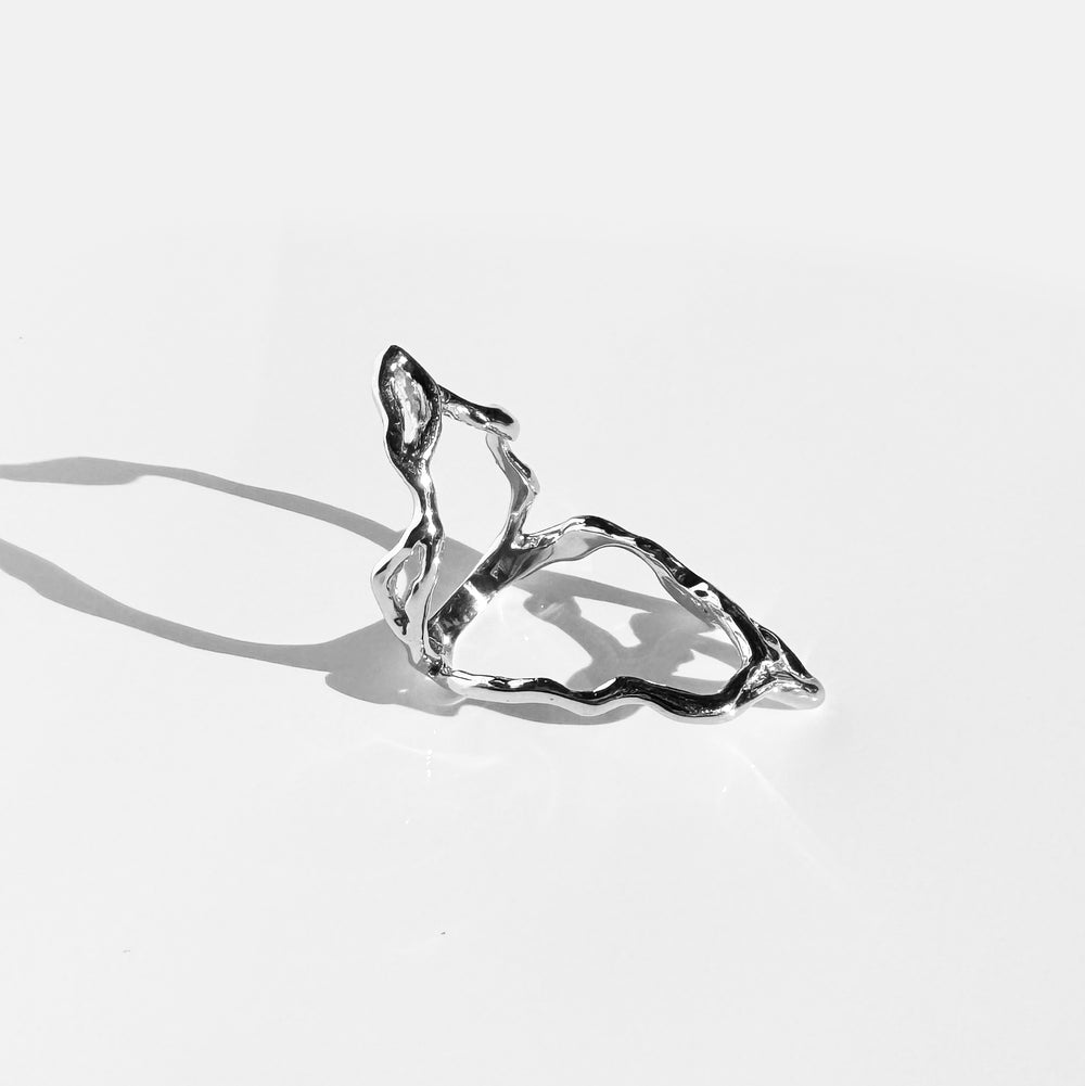 Cavaea Platinum Ring
