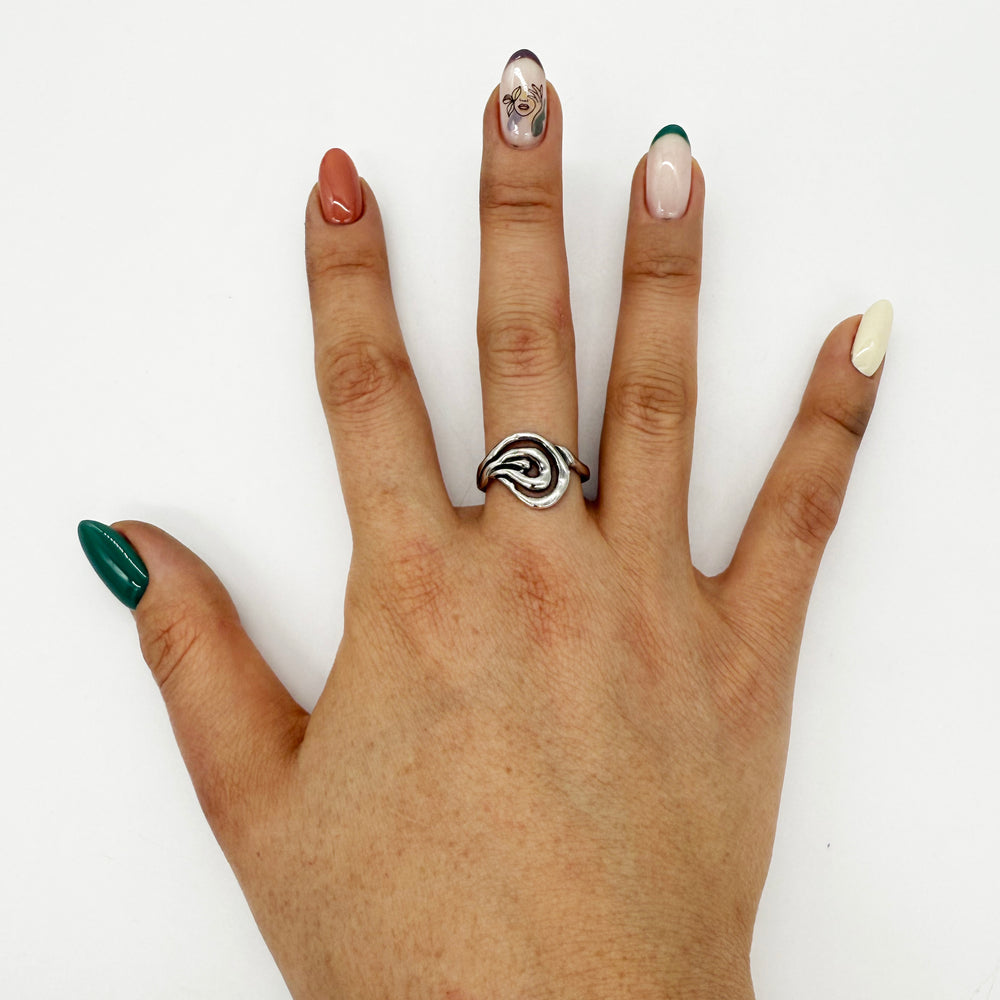 
                  
                    Sary Arka Silver Center Ring
                  
                